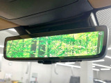 【デジタルインナーミラー】後席の大きな荷物や同乗者で後方が確認しづらい時でも安心!カメラが撮影した車両後方の映像をルームミラー内に表示。クリアな視界で状況の確認が可能です!