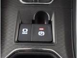 夜間走行でも安心のLEDへッッドライト搭載車です。とても明るく白い光で照らします。この装備も人気のアイテムですね