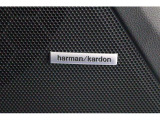 harman/kardon(ハーマンカードン)サウンドシステム」は、原音の忠実な再現と臨場感あふれる音響空間を追求した高音質プレミアムオーディオです。