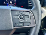 ハンドルスイッチで車両設定・オーディオの選曲や音量調整などが出来、安全性もアップ。