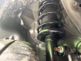 お車を安心してお乗りいただく為には、足回りの定期点検が欠かせません。サービスサポート(有償保証)では無料点検もご提供しており、安心のカーライフをお過ごしいただけるサポート体制が整っています。