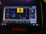 フルセグTV搭載。CD/DVD再生、Bluetoothオーディオに対応しています。
