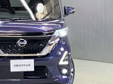 【ハイビームアシスト】先行車や対向車のライト、周辺の明るさに合わせて、ハイ・ロービームを自動で切り替え。切り替えのわずらわしさと切り替え忘れを無くしてくれます!