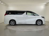 両側パワースライドドア付きだから、狭い駐車スペースなどでの 乗り降りラクラク!小さなお子さまのいるご家庭には嬉しい装備。