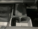 運転席側にドリンクホルダーあります!運転中でも手が届きやすい位置にあって便利です♪