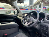 運転席まわりは視認性と操作性を重視した使いやすいレイアウト。ナビや各種スイッチ類も手の届きやすい位置に配置され、毎日の運転を快適にサポートしてくれます!