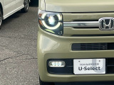 ハロゲンより明るく、より遠くまでさらなる安心感のあるLEDヘッドライトを採用。点灯忘れも防止できるオートライトコントロール機構付きです。