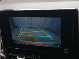 駐車が苦手な方でも安心のバックガイドモニター搭載。 後方の映像をクリアに表示し、ガイドラインで車庫入れや縦列駐車をしっかりサポート。毎日の運転がぐっとラクになります。