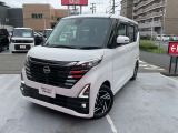 純正LEDヘッドライト&純正LEDポジションランプ&純正LEDフォグランプ付き、夜間の走行時に前方を明るく照らしてくれます。