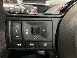 ステアリングスイッチ搭載!ハンドルひとつで手を離さなくても運転中視線をそらさなくても操作が出来て便利です♪