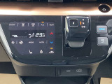 操作がしやすい新しいタイプのシフトレバーになっています!