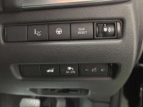 運転席右下のスイッチで各機能の切り替えや操作ができます。
