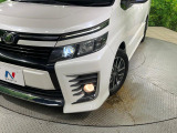 【LEDヘッドライト】悪天候や夜間走行時も良好な視界を確保し安心して運転できる高輝度LEDヘッドライトを装備!点灯速度が早く、消費電力も抑えられています。