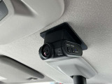 日産オリジナルドライブレコーダーです。車室内カメラによる車内および車側面の撮影記録が駐車時の安心をたかめます。