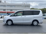 開閉ラクラク両側オートスライドドア付きです。リモコンや車内からでも開閉操作は可能です。
