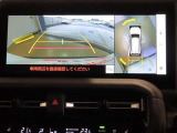 車両を上から見たような映像を映し出すパノラミックビューモニター付きです。