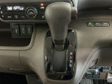 オートマチックシフトレバーは、手になじみ操作しやすい形状で安全運転にもつながります♪