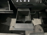 運転席側にドリンクホルダーあります!運転中でも手が届きやすい位置にあって便利です♪