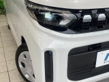【LEDヘッドライト】悪天候や夜間走行時も良好な視界を確保し安心して運転できる高輝度LEDヘッドライトを装備!点灯速度が早く、消費電力も抑えられています。