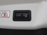 バックドアに設置されたパワーバックドアスイッチです。