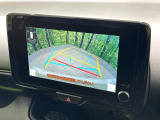 【バックカメラ】駐車時に後方がリアルタイム映像で確認できます。大型商業施設や立体駐車場での駐車時や、夜間のバック時に大活躍!運転スキルに関わらず、今や必須となった装備のひとつです!