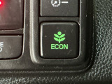 ★ECONスイッチ★ エコドライブを加速しよう!スイッチをONにすると、運転の仕方によるロスを抑え込み燃費をよくするようクルマが頑張ります(*^ー^*)燃費向上にチャレンジ♪
