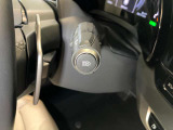 オートライト機能によりON/OFFはもちろん、ハイビーム/ロービームの切り替えもサポートします
