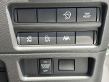 いつでも安心して運転できるようドライバーをサポートしてくれるうれしい機能充実です。