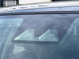 【スマートアシスト】走行中に前方の車両等を認識し、衝突しそうな時は警報とブレーキで衝突回避と被害軽減をアシスト。より安全にドライブをお楽しみいただけます。