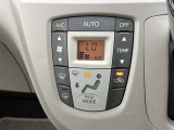 オートエアコンは温度を設定するだけで、自動で風量などを設定してくれます。運転しながら操作も必要ないので、安全性も向上します。