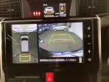 バックモニター付きで、車庫入れやバック時の後方確認をサポート。