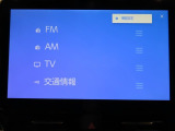 オーディオはAM/FMラジオ・フルセグTV・Bluetooth機能付き。CD/DVDの再生も可能です。