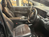 【ゆったりと運転してください】足元空間も広く、スムーズに乗り降りもいただけます♪
