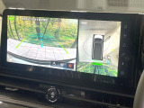 【全方位モニター】専用のカメラにより、上から見下ろしたような視点で360度クルマの周囲を確認することができます☆縦列駐車や幅寄せ時に活躍してくれます♪