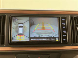 【バックカメラ】あると便利なバックカメラ装備!駐車時に後方がリアルタイム映像で確認できます。立体駐車場や夜間の車庫入れ時に大活躍!運転スキルに関わらず、今や必須となった装備ですね♪