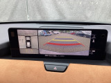 狭い場所での駐車やすれ違いなどでより的確な運転操作に役立つ360&deg;ビューモニターが装備されています。