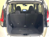 普段のお買い物や通勤、送迎等に十分な荷室スペースを確保しております。セカンドシートを倒すと、大きな荷物の積載も可能です♪