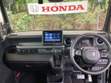 フロントガラスが大きく、ワイドな視界で運転もしやすくなるように、設計されています。