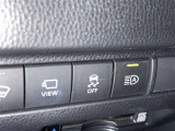 オートマチックハイビームとは、先行車や対向車のライトを認識し、ハイビームとロービームを自動で切り替える機能です。夜道の視界を確保します。詳細は販売店スタッフまでおたずねください。