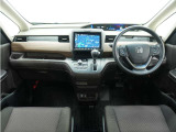 ◆インテリアパネル◆視界広々で非常に運転しやすくロングドライブでも疲れを感じさせないすっきりとまとまったインパネ周りです。