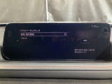 ドライバーモニタリングは、運転者の疲労や眠気を検知し、休憩を促すシステムです。カメラで顔の各部位の変化を検出し、疲労や眠気を推定してディスプレイの表示および警報チャイムで休憩を促します。