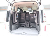 【車屋】として、長く車業界に従事した経験豊富なスタッフが多数在籍しております。