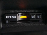 ◆ETC2.0装着◆進化したドライブ体験。料金収受システムだけだったETCが生まれ変わって、高速道路を賢く使うETC2.0に進化しました。多彩な情報サービスが便利で快適なドライブ体験を提供します。