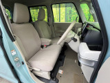 運転席シート廻りは使用感も少なく、良好な状態となっています。丁寧に使われていたことがよくわかりますね。