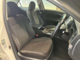 運転席も広々としており運転しやすい環境を実現しています☆室内クリーニングも実施済みです。