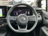 ハンドルは軽やかに回り、気持ちよく運転が出来ます。