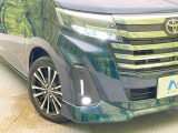 【LEDヘッド+LEDフォグ】悪天候や夜間走行時も良好な視界を確保し安心して運転できる高輝度LEDヘッドライトを装備!点灯速度が早く、消費電力も抑えられています。