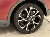 タイヤサイズは225/50R18!純正アルミホイール!残り溝は7ミリ程度です!