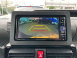 バックカメラです!ナビゲーションにこのように映ります。見えずらい真後ろもこれで安心ですよ!