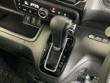 発進時から滑らかに加速する無段階変速のCVTはストップ&ゴーの多い街の中も快適です